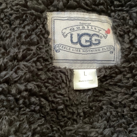 UGG robe,red plaid. Large - Picture 7 of 8